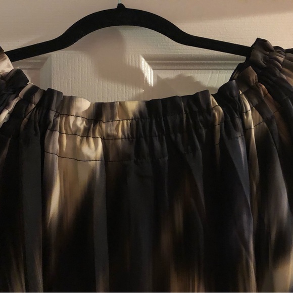 Balloon Sleeve Black Patterned Blouse - Picture 9 of 10